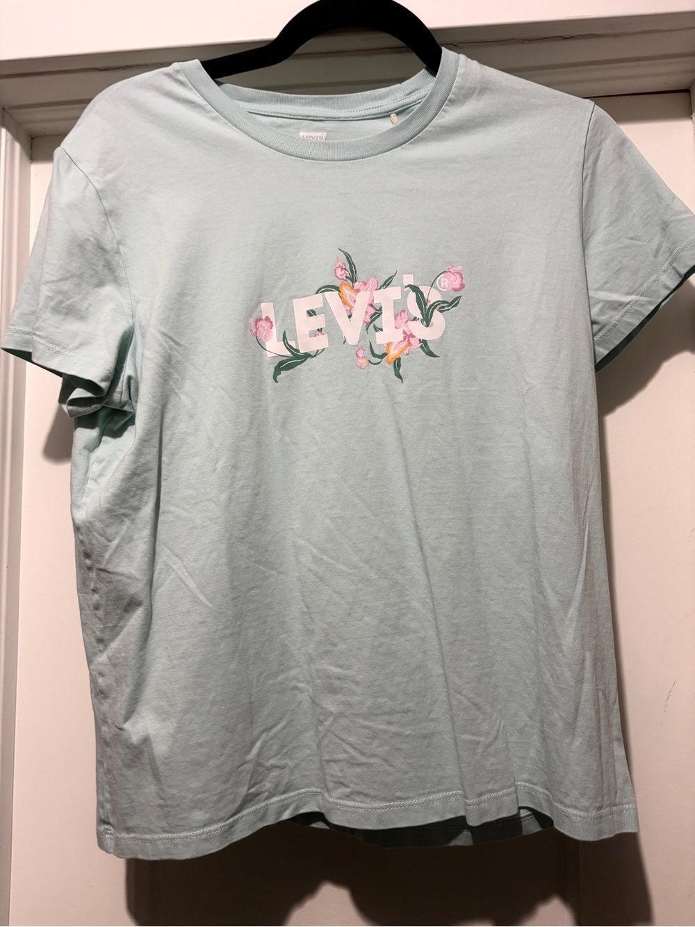 Women’s Levi’s T-shirt